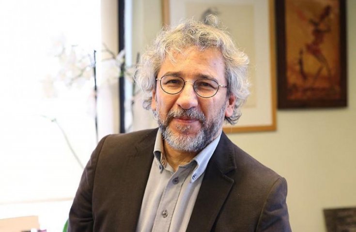 Can Dündar'a "MİT TIR'ları" davasında verilen 27 yıl 6 ay hapis cezasının gerekçesi açıklandı Can Dündar'a "MİT TIR'ları" davasında verilen 27 yıl 6 ay hapis cezasının gerekçesi açıklandı