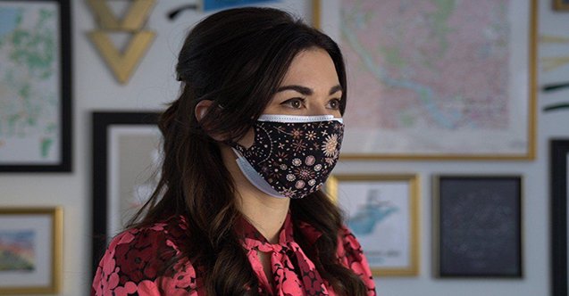 'Cerrahi maskenin üzerine kumaş maske takmak koronavirüs riskini yüzde 95 azaltıyor'