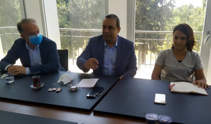 CHP'li Karaca: Pazarcılara rağmen pazaryeri yıkılmasın CHP'li Karaca: Pazarcılara rağmen pazaryeri yıkılmasın