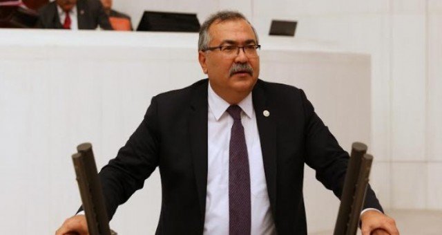 CHP'li Süleyman Bülbül, Mimar Sinan Üniversitesinin Vakıflar Genel Müdürlüğüne aktarılmasını meclis gündemine taşıdı CHP'li Süleyman Bülbül, Mimar Sinan Üniversitesinin Vakıflar Genel Müdürlüğüne aktarılmasını meclis gündemine taşıdı