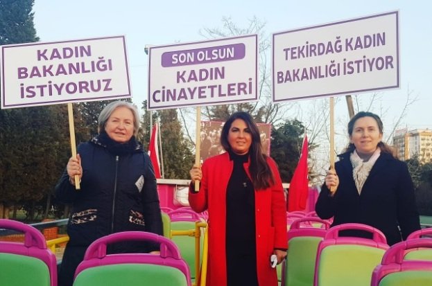 Çorlu'da kadınlar, 8 Mart Dünya Emekçi Kadınlar Günü sokaktaydı Çorlu'da kadınlar, 8 Mart Dünya Emekçi Kadınlar Günü sokaktaydı