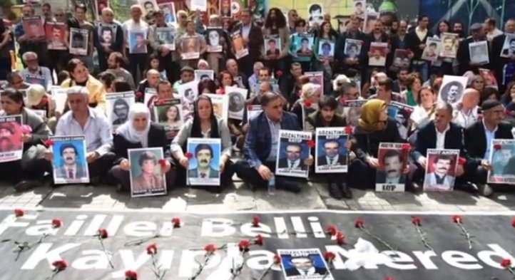 Cumartesi Anneleri 26 yıl önce gözaltında kaybedilen Kadir Keremoğlu'nun akıbetini sordu Cumartesi Anneleri 26 yıl önce gözaltında kaybedilen Kadir Keremoğlu'nun akıbetini sordu