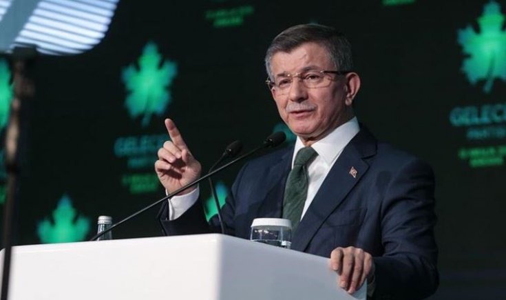 Davutoğlu’dan AKP’ye kongre tepkisi: Sosyal mesafeye uymamak dolayısıyla kesilen bütün cezalar geri ödenmeli