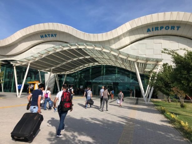 DHMİ, Hatay Havalimanı ile şehir merkezi arasında toplu ulaşıma onay vermedi, Lütfü Savaş tepki gösterdi