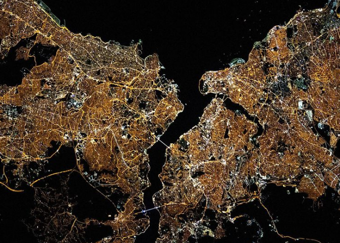 Doğal Hayatı Koruma Vakfı'ndan NASA'nın 'parıldayan İstanbul' fotoğrafına yorum: 'Sınırlarına dayanmış ve onları aşmış bir şehir görüyoruz'