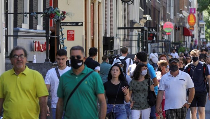 Dünya, Delta varyantına karşı önlemlerini artırıyor Dünya, Delta varyantına karşı önlemlerini artırıyor