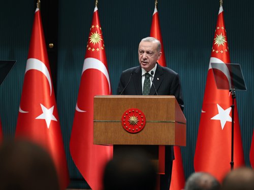 Erdoğan; Cumhuriyet tarihinde ilk defa bizim dönemimizde 20 yıla yakın süren kesintisiz bir kalkınma hamlesi yaşandı