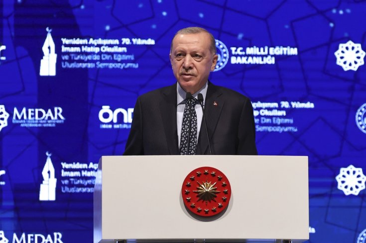 Erdoğan: Dinsiz nesil olsun diyenler var, biz işimize bakacağız