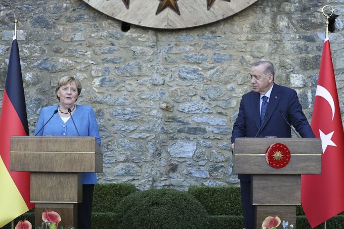 Erdoğan ile Merkel arasında geçen garip diyalog: Benim torun diyor ki... Erdoğan ile Merkel arasında geçen garip diyalog: Benim torun diyor ki...