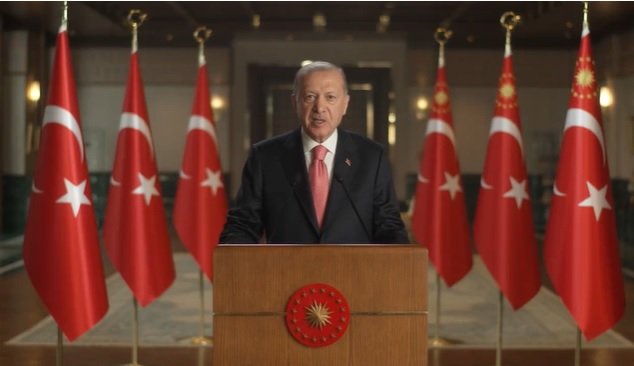 Erdoğan: Sizlerden felaket tellallarına kulak asmadan hükümetinize güvenmeye devam etmenizi istiyorum Erdoğan: Sizlerden felaket tellallarına kulak asmadan hükümetinize güvenmeye devam etmenizi istiyorum