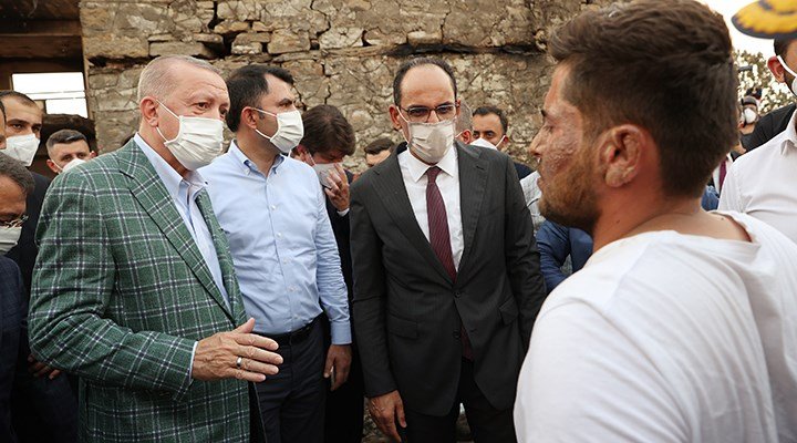 Erdoğan'ın ziyaretini muhtar anlattı: Evi yanan köylülere kredi teklif etmiş Erdoğan'ın ziyaretini muhtar anlattı: Evi yanan köylülere kredi teklif etmiş