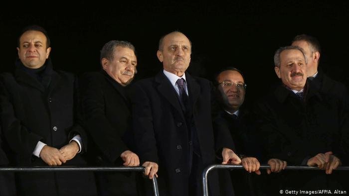 Eski Bakan Ömer Dinçer'den '17-25 Aralık' açıklaması: 'O Yüce Divan nasıl olsa kurulacak' Eski Bakan Ömer Dinçer'den '17-25 Aralık' açıklaması: 'O Yüce Divan nasıl olsa kurulacak'