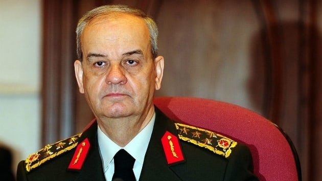 Eski Genelkurmay Başkanı İlker Başbuğ'dan 'Nazım Hikmet' paylaşımı: Affet bizi Eski Genelkurmay Başkanı İlker Başbuğ'dan 'Nazım Hikmet' paylaşımı: Affet bizi