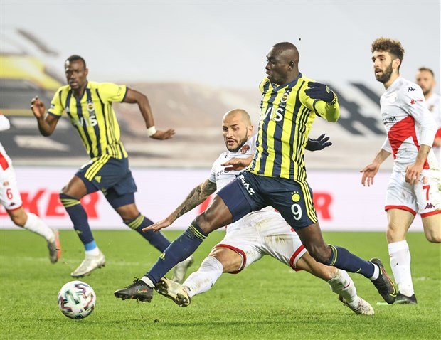Fenerbahçe, Antalyaspor'la 1-1 berabere kaldı