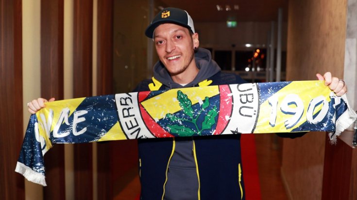 Fenerbahçe, Mesut Özil ile 3.5 yıllık sözleşme imzaladı