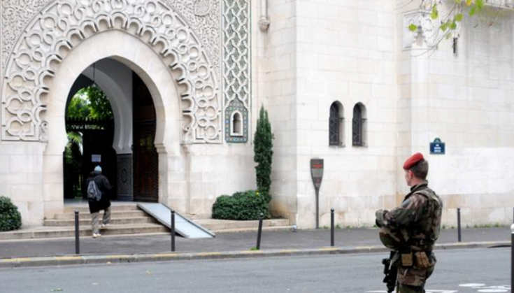 Fransa'da bir cami için 'radikal vaazlar' verildiği gerekçesiyle 6 aylığına kapatma kararı alındı Fransa'da bir cami için 'radikal vaazlar' verildiği gerekçesiyle 6 aylığına kapatma kararı alındı