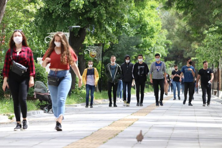 Genç seçmenin yüzde 57.5'i hükümetin politikalarını yanlış buluyor