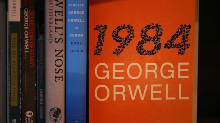 George Orwell'in ölümünün 70. yılı: Yayınevleri, telif hakları sona eren Orwell kitaplarını basmak için kolları sıvadı George Orwell'in ölümünün 70. yılı: Yayınevleri, telif hakları sona eren Orwell kitaplarını basmak için kolları sıvadı