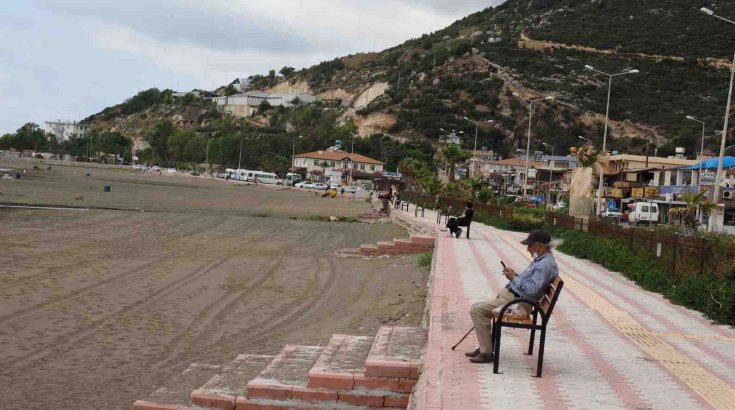 Hatay Büyükşehir Belediyesi Çevik sahilinde dinlenme alanı oluşturdu