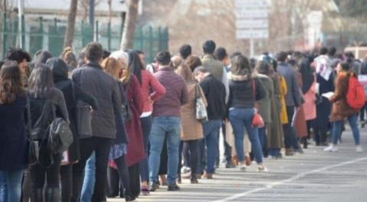 Her 4 işsiz gençten 1'i üniversite mezunu Her 4 işsiz gençten 1'i üniversite mezunu