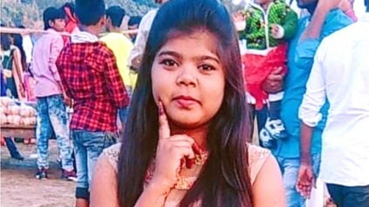 Hindistan'da 17 yaşındaki bir genç kız 'kot pantolon giydiği için öldürüldü'
