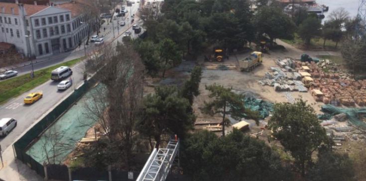 İBB'nin korunması için mücadele verdiği tarihi Divanhane Karakol Binası yıkıldı İBB'nin korunması için mücadele verdiği tarihi Divanhane Karakol Binası yıkıldı