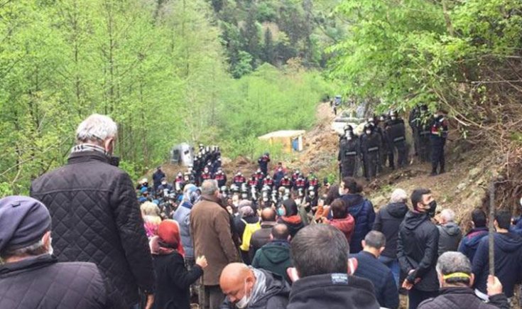 İkizdere direniş alanına 'kamulaştırma' adı altında yıkım İkizdere direniş alanına 'kamulaştırma' adı altında yıkım