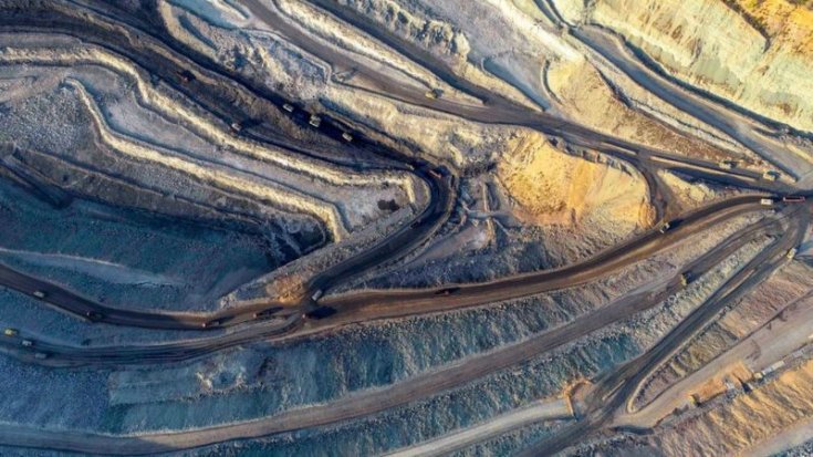 İklim krizi: Hükümetler 2030'a kadar vaatlerinin iki katı fosil yakıt üretimi planlıyor İklim krizi: Hükümetler 2030'a kadar vaatlerinin iki katı fosil yakıt üretimi planlıyor