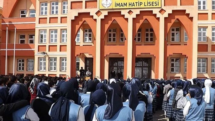 İmam hatip liselerine gitmek istemeyen açık öğretime yazılacak!