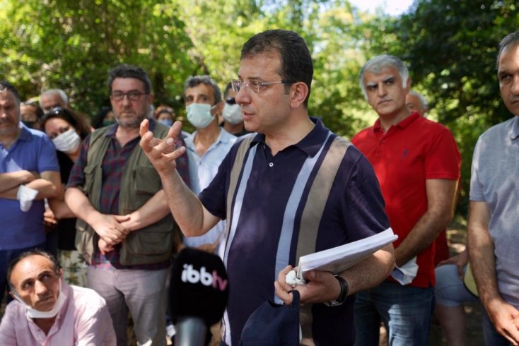 İmamoğlu, Validebağ'da nöbet tutan gönüllülerle bir araya geldi: 'İBB'nin onayı olmadan hiçbir imalara girilemez' İmamoğlu, Validebağ'da nöbet tutan gönüllülerle bir araya geldi: 'İBB'nin onayı olmadan hiçbir imalara girilemez'