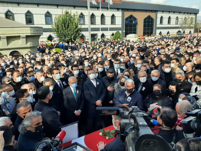 İmranlı Belediye Başkanı Murat Açıl son yolculuğuna uğurlandı; Şair Ataol Behramoğlu bir konuşma yaptı