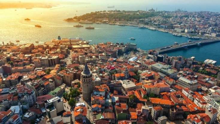 İngiltere'de otel karantinasından kaçınmak isteyen yolcular Türkiye üzerinden seyahat ediyor