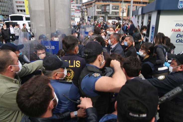 İnsan Hakları İzleme Örgütü: Türkiye'de Covid sırasında hukuk devletine saldırılar sürdü