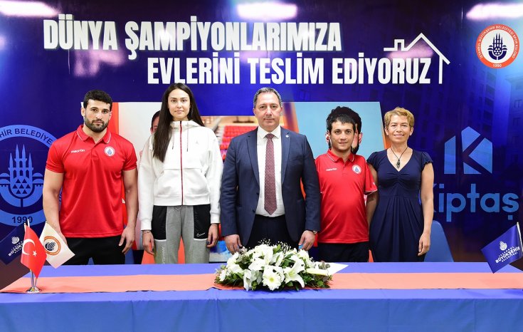 İstanbul BBSK, dünya şampiyonlarına evlerini teslim etti İstanbul BBSK, dünya şampiyonlarına evlerini teslim etti