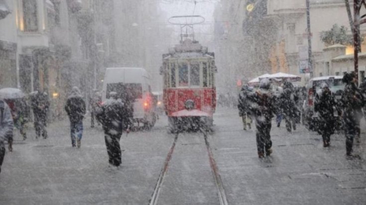 İstanbul Valiliği'nden kar yağışı uyarısı İstanbul Valiliği'nden kar yağışı uyarısı