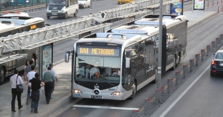 İstanbul'da 65 yaş üstü ile 20 yaş altına uygulanan toplu taşıma yasağı kalktı İstanbul'da 65 yaş üstü ile 20 yaş altına uygulanan toplu taşıma yasağı kalktı