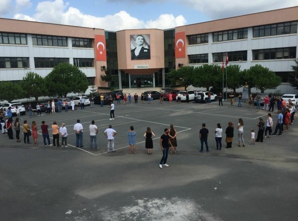 İstanbul'da okul hoparlöründen ezan okundu İstanbul'da okul hoparlöründen ezan okundu