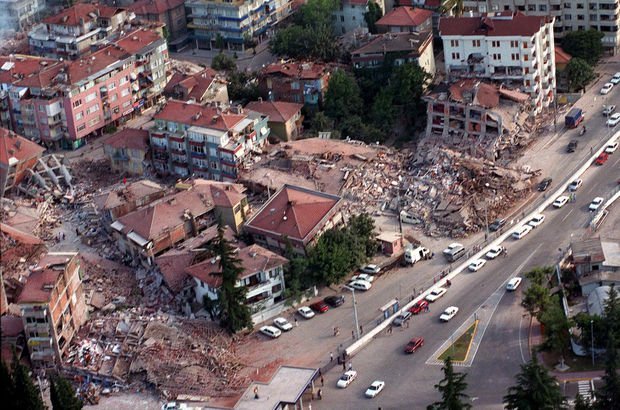 'İstanbul’da olası depremde 4-5 milyon insanın can güvenliği yok' 'İstanbul’da olası depremde 4-5 milyon insanın can güvenliği yok'