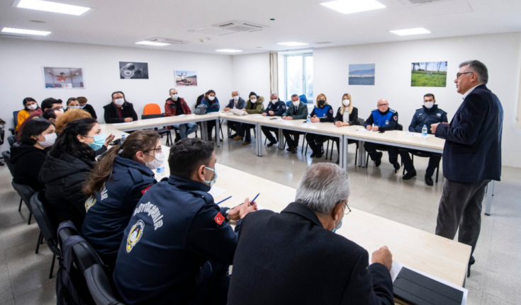 İzmir Büyükşehir Belediyesi'nden çalışanlarına erişilebilirlik eğitimi İzmir Büyükşehir Belediyesi'nden çalışanlarına erişilebilirlik eğitimi