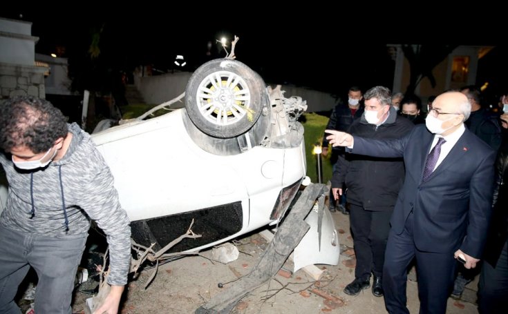 İzmir Valisi Köşger; Çeşme-Alaçatı ve Urla’da  kuvvetli yağış dolu ve hortum nedeniyle maddi hasar oluşmuş ve 16 kişi yaralandı