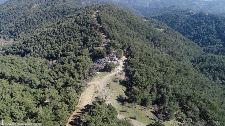 İzmir’de antik taş ocağı bulundu İzmir’de antik taş ocağı bulundu