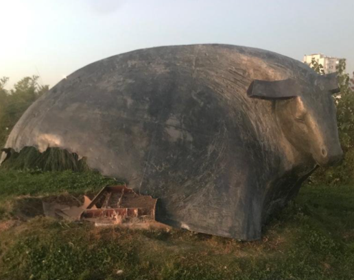 İzmir’de üç heykele saldırı