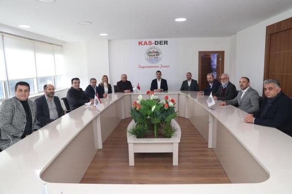 Kartal Belediye Başkanı Gökhan Yüksel'den Kastamonulular Derneği (KAS-DER)'e ziyaret