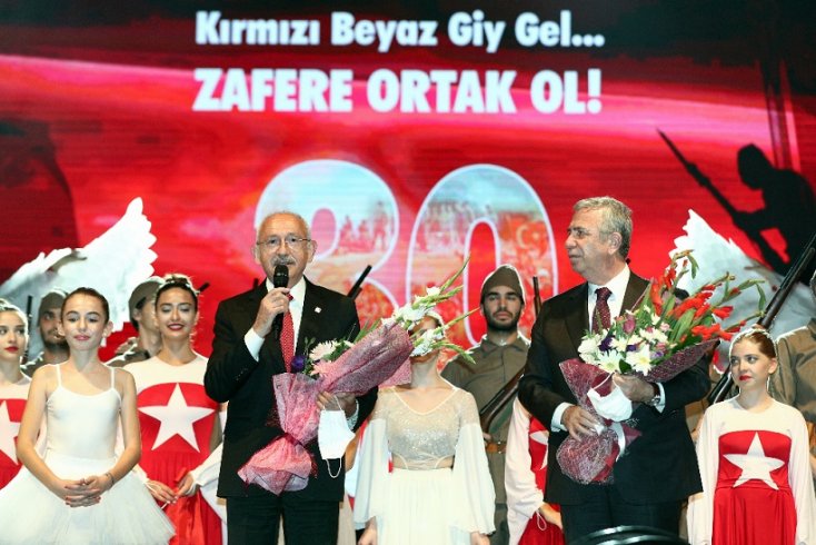 Kılıçdaroğlu, Ankara'da 30 Ağustos Zafer Bayramı kutlamalarına katıldı; 'Cumhuriyetimizin 100. yılını demokrasi ile taçlandıracağız'