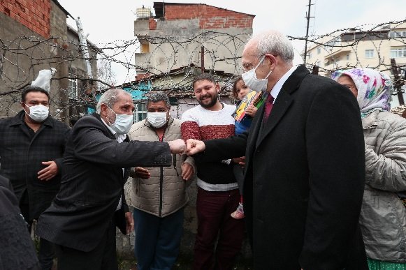 Kılıçdaroğlu İstanbul'da ev ve mahalle ziyareti yaptı