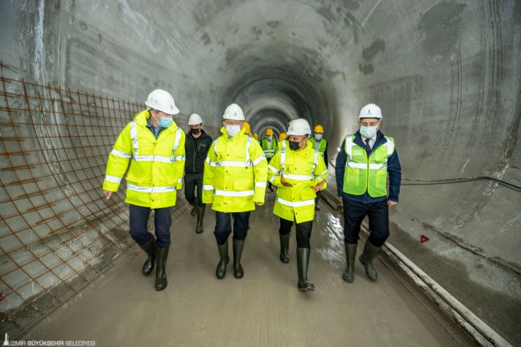 Kılıçdaroğlu Narlıdere metro hattında yapım çalışmalarını inceledi