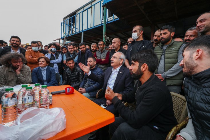 Kılıçdaroğlu, Ümraniye'de geri dönüşüm işçilerini ziyaret etti