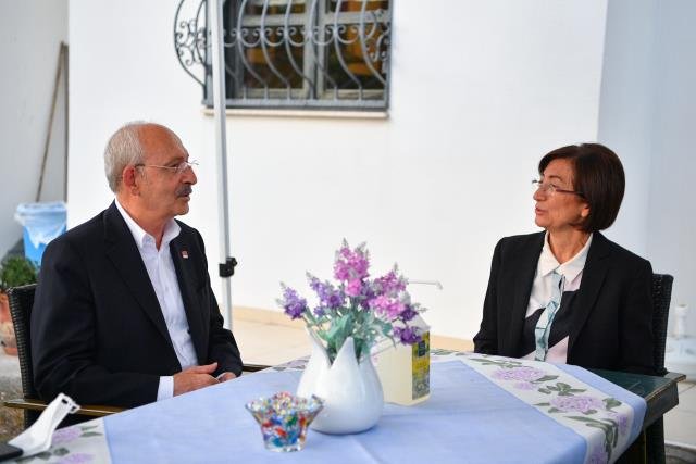 Kılıçdaroğlu'dan, eski Sağlık Bakanı Eryılmaz'ın ailesine taziye ziyareti