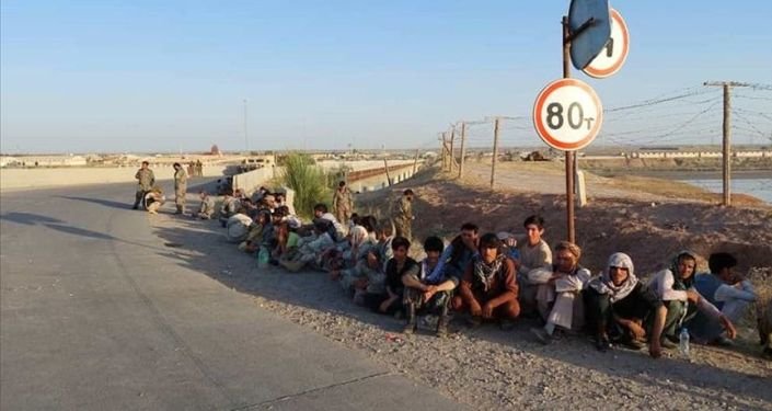 Kocaeli'de yolcu otobüsünde 68 kaçak göçmen yakalandı