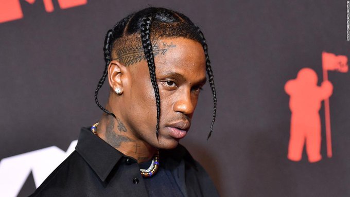 Konserinde 10 kişi yaşanan izdihamda hayatını kaybetmişti; Travis Scott, festival çıkarıldı